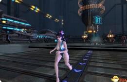 《使命召唤8：现代战争3》作为动视公司2011年推出的经典射击游戏，其价格体系随发行年份和市场变化呈现多维度特征。游戏首发时标准版定价为59.99美元，约合人民币380元，这符合当时3A大作的主流定价